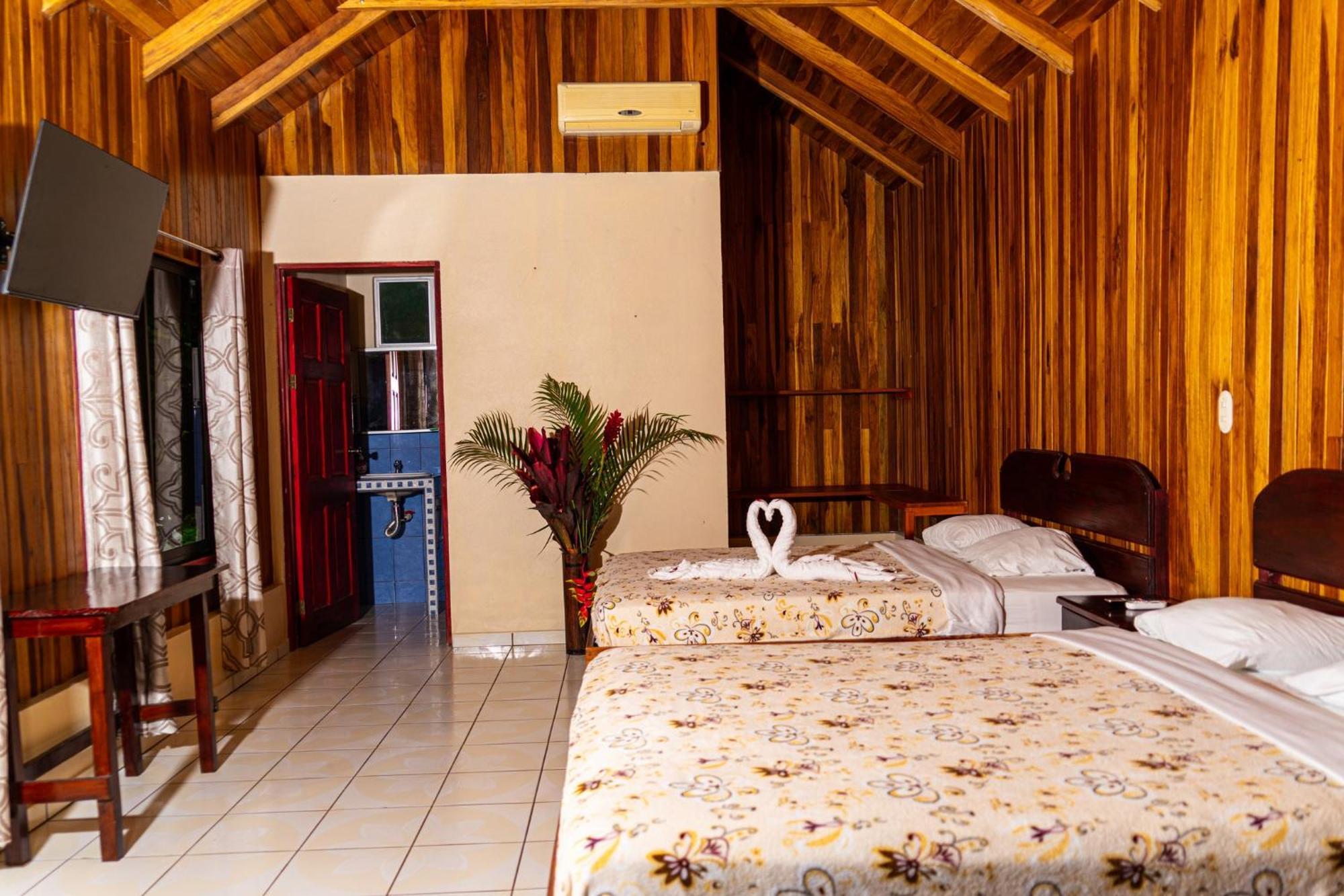 Selvita Lodge Arenal La Fortuna Bagian luar foto