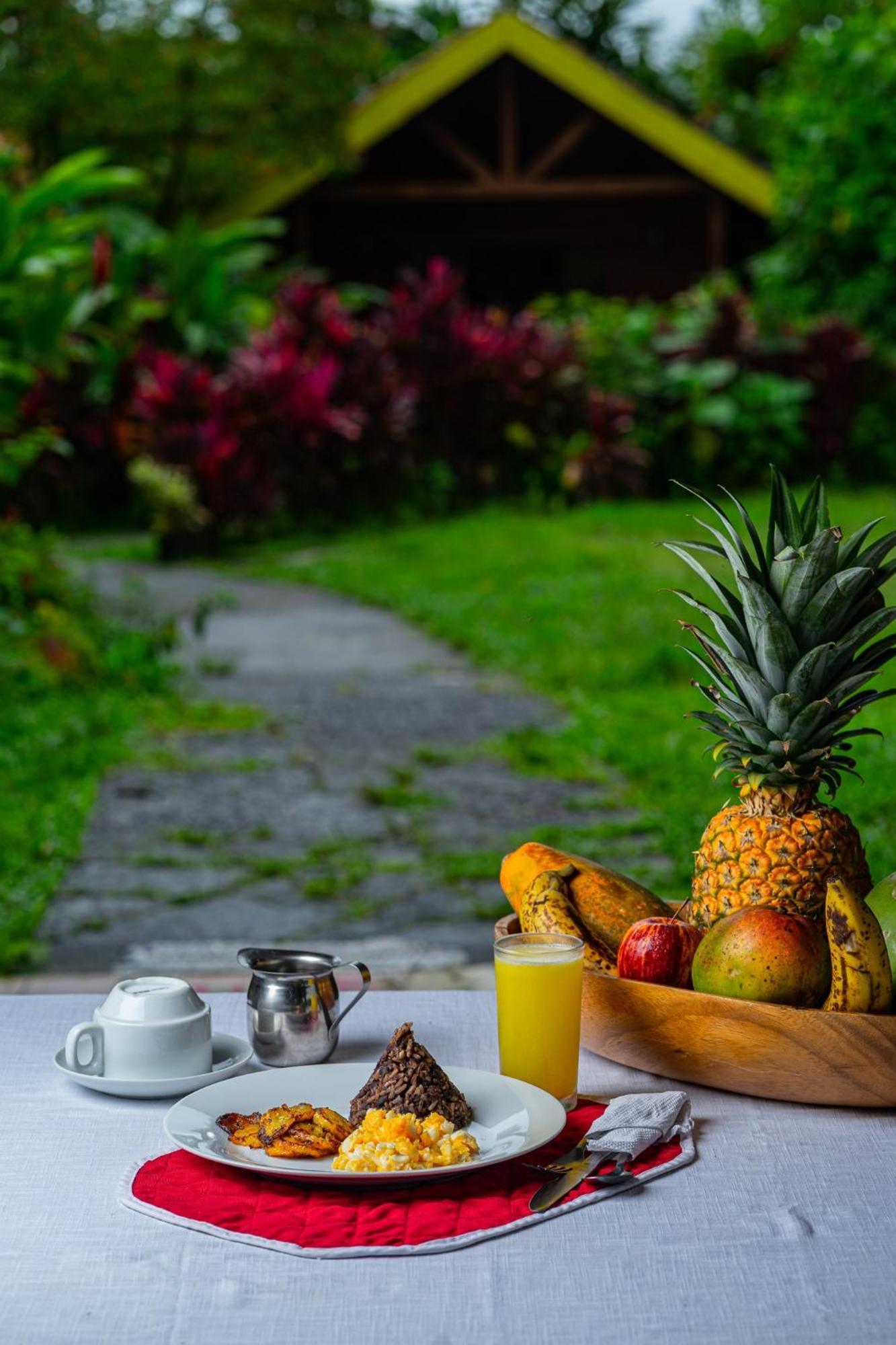 Selvita Lodge Arenal La Fortuna Bagian luar foto
